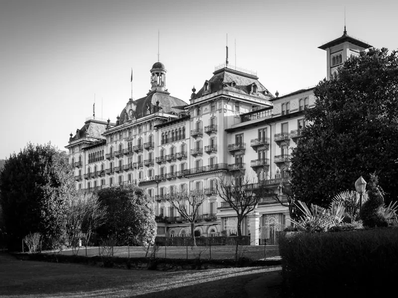 Palaces centenaires : quand les murs murmurent l'histoire
